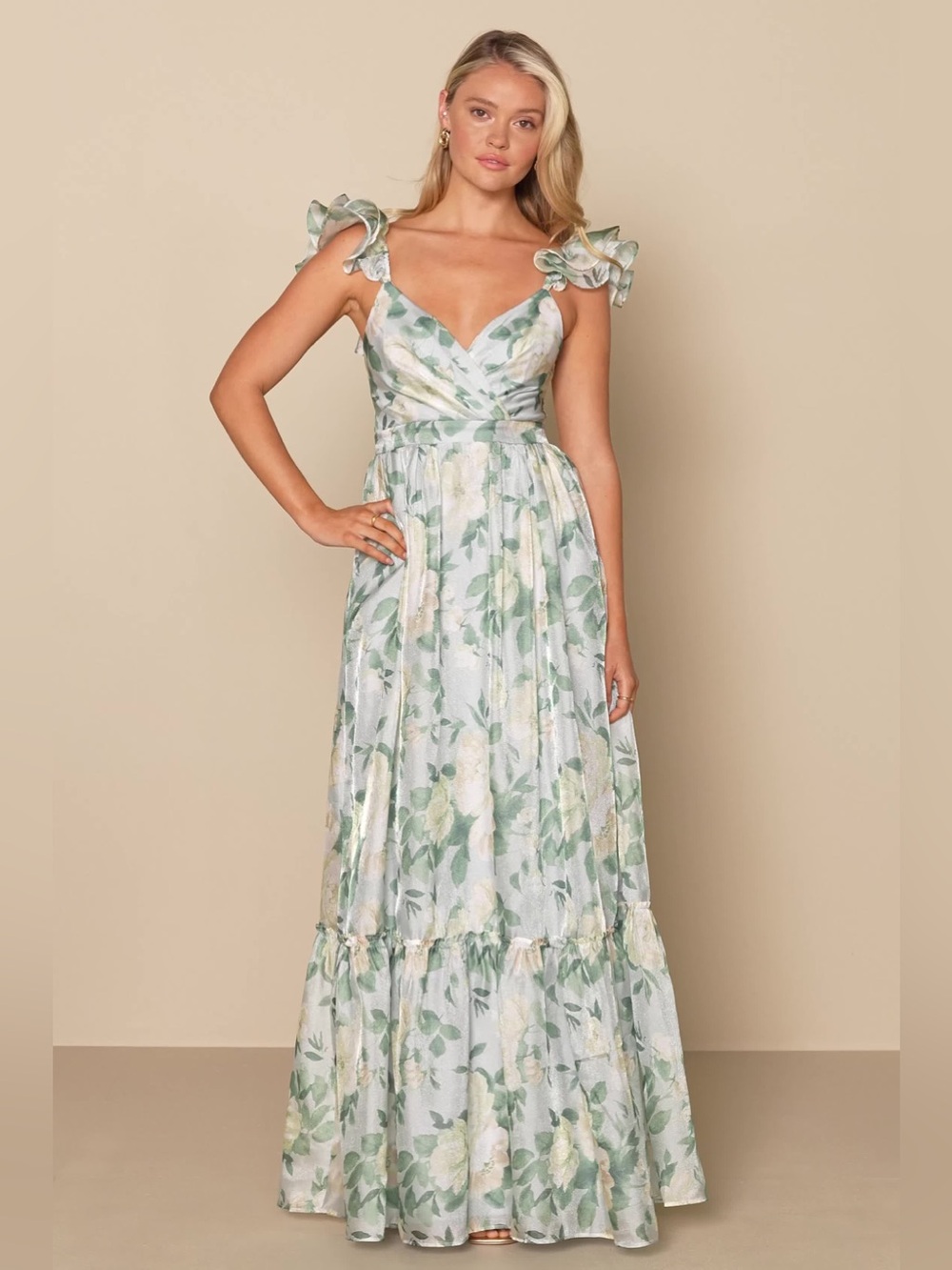 😍Lulu's Sage and White Floral Ruffle Strap Maxi Dress